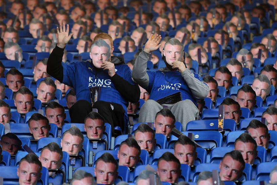 La societ ha deciso di consegnare ai tifosi 30.000 maschere di Jamie Vardy, per protestare contro le 3 giornate di squalifica inflitte all&#39;attaccante dopo l&#39;espulsione nel match contro lo Stoke City. L&#39;iniziativa  stata messa in occasione della gara del Boxing Day contro l&#39;Everton. Getty Images